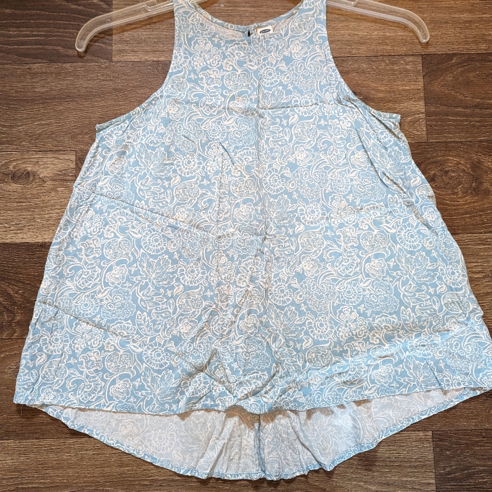 Sleeveless top